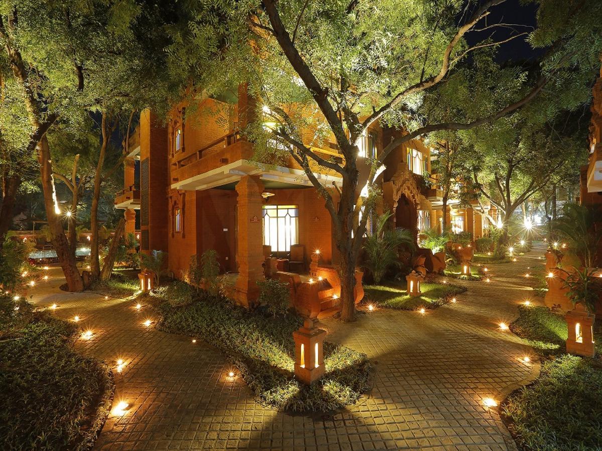Ananta Bagan Hotel Nyaung-U Exterior photo