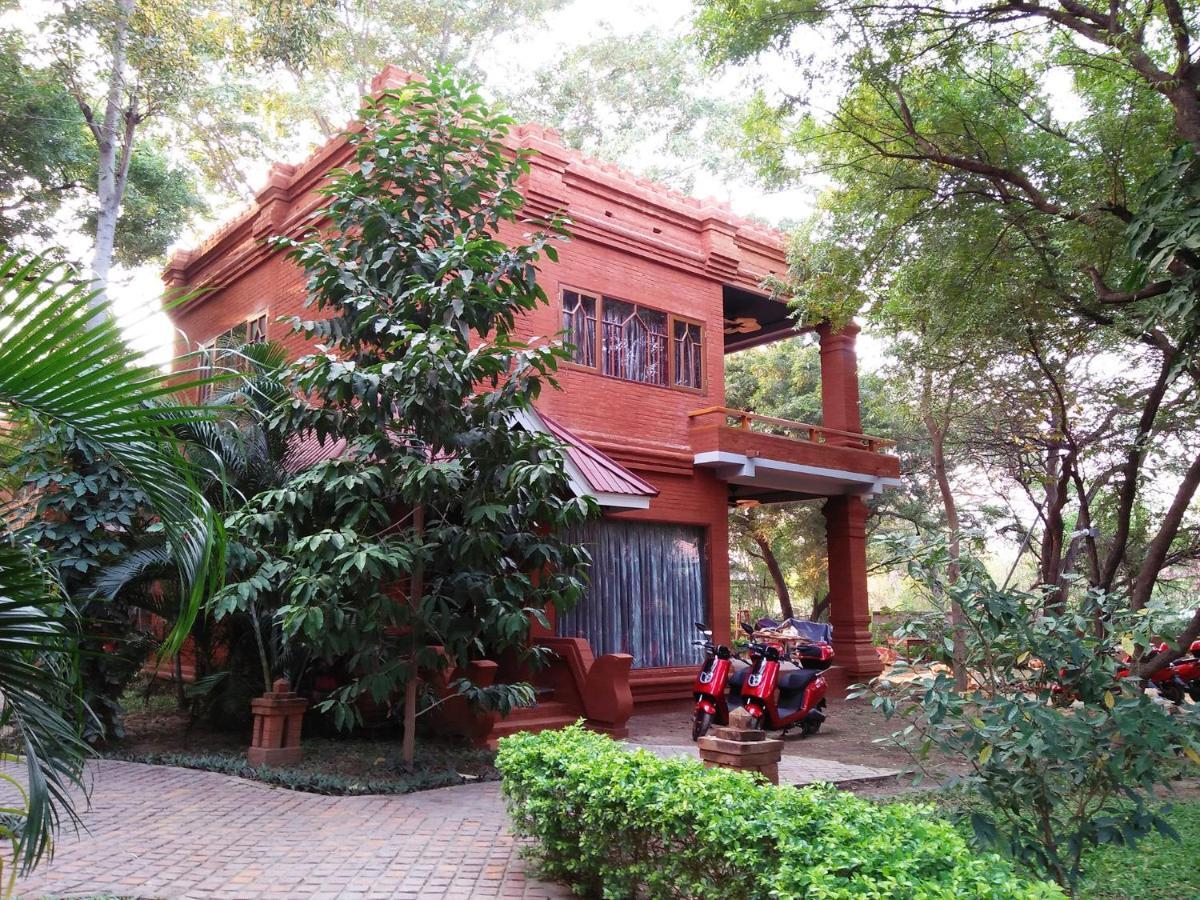Ananta Bagan Hotel Nyaung-U Exterior photo